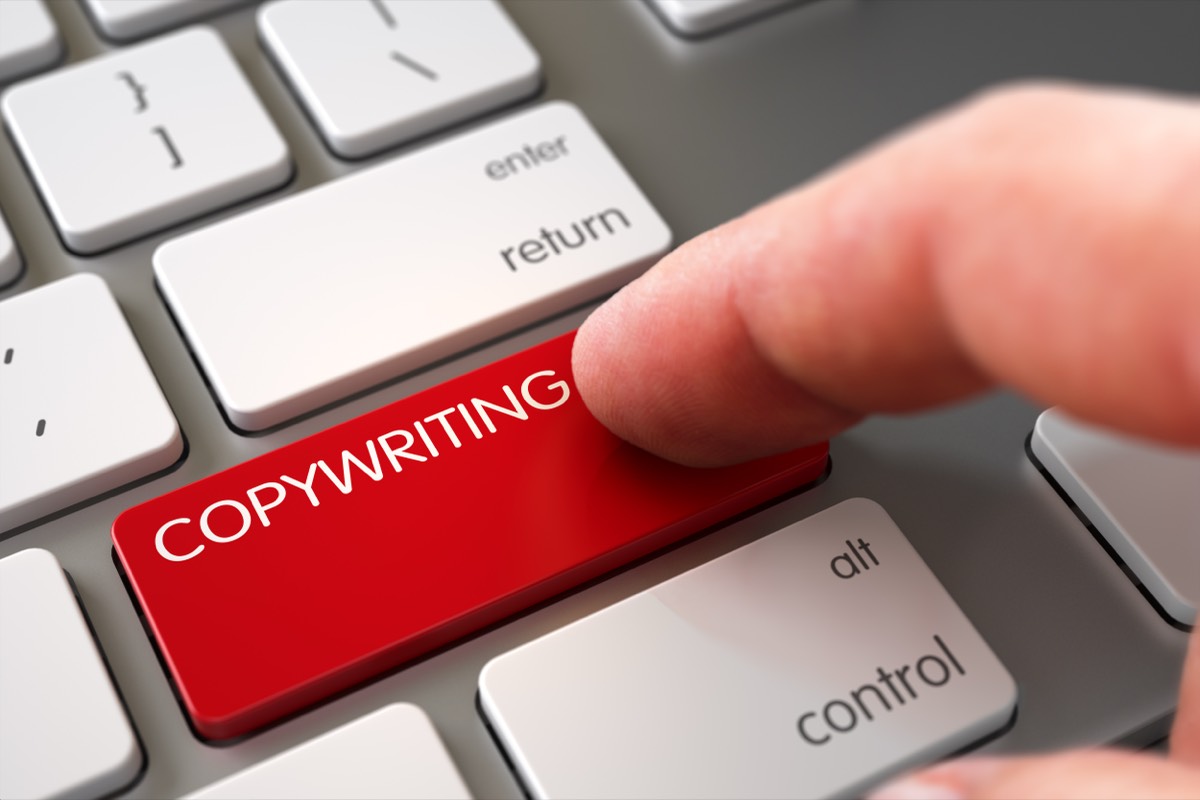 キーボードのCOPYWRITINGと書かれた赤いキー